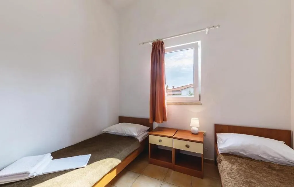 Valdebek 2 Apartment Pula 0*,  Croatia