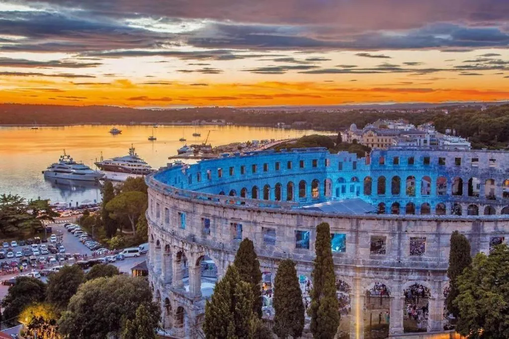 Valdebek 2 Apartment Pula 0*,  Croatia